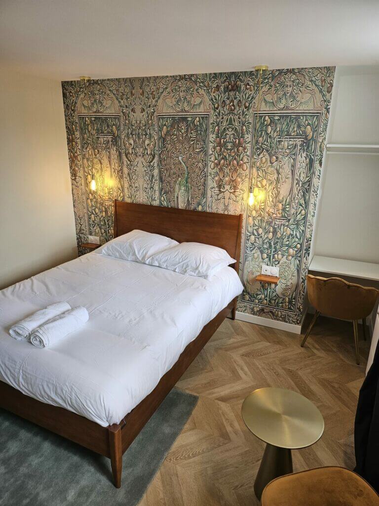 Chambre Mathys, Maison des Petits Sablon, vue lit double 140, Amiens