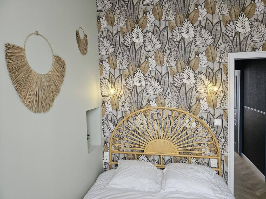 La Maison des Petits Sablon, chambre Léonard, vue tête de lit, Amiens