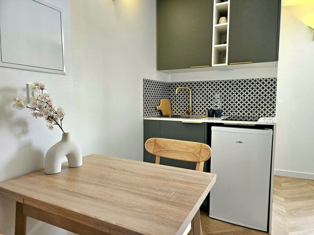 Duplex Emmanuelle, vue kitchenette, La Maison des Petits Sablon, Amiens